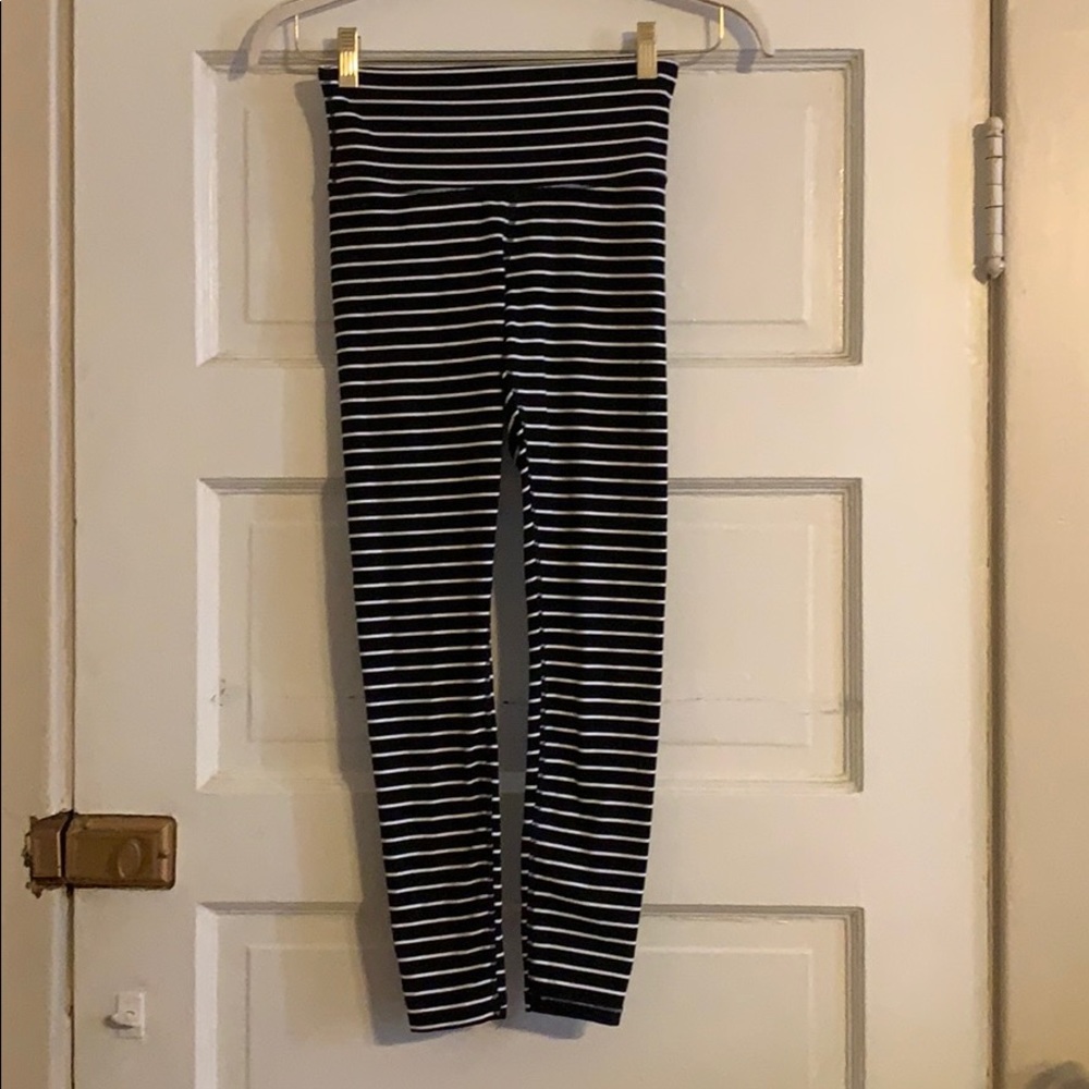 Athleta 7/8 Striped Black & White Tight, Size XS